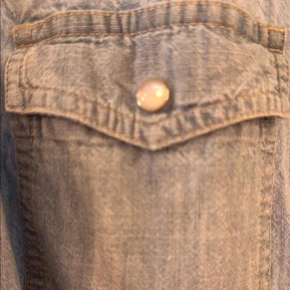 Old Navy Denim Snap Down Shirt - Picture 4 of 6